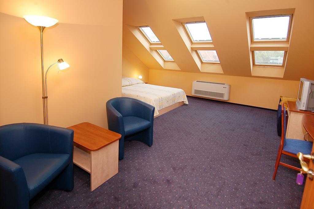 Tuenderpart Vendeghaz Hotel Eger Cameră foto